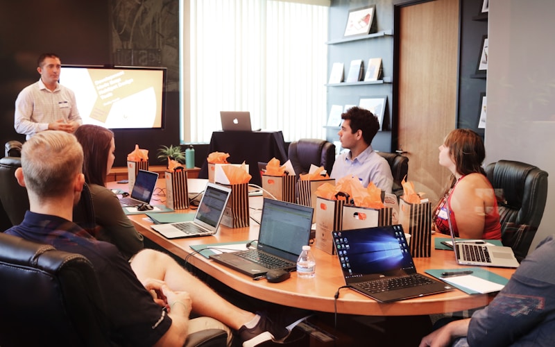 بناء الهوية المؤسسية الرقمية